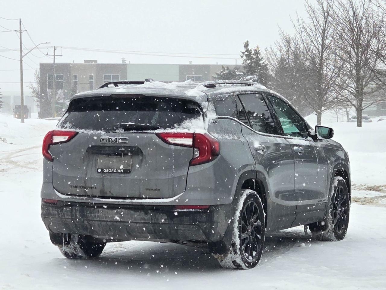 2023 GMC Terrain SLT Photo