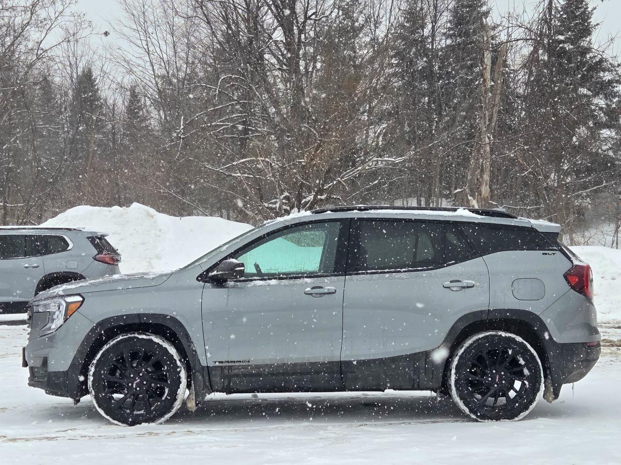 2023 GMC Terrain SLT Photo