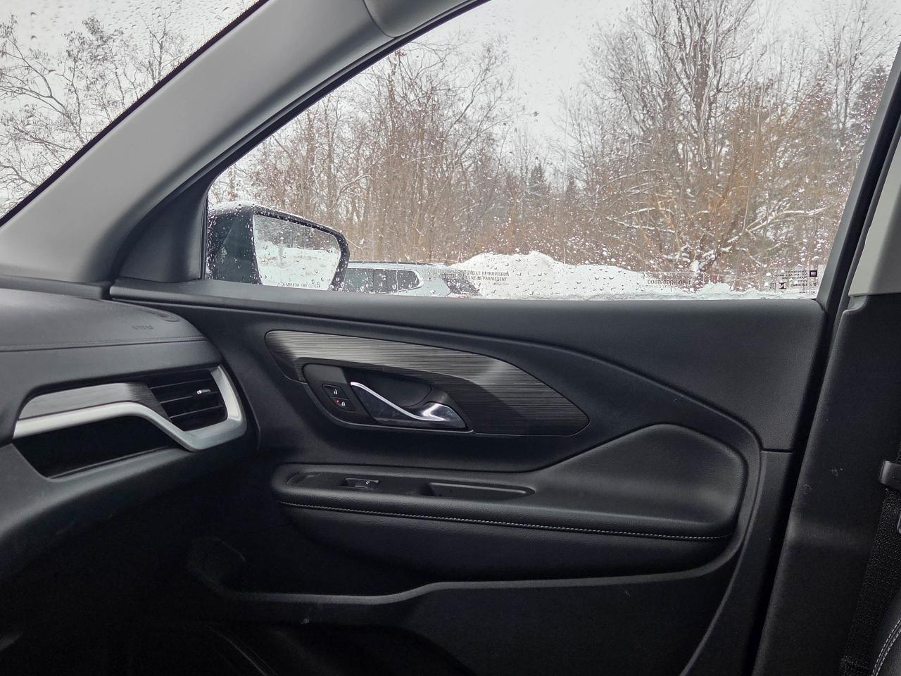 2023 GMC Terrain SLT Photo