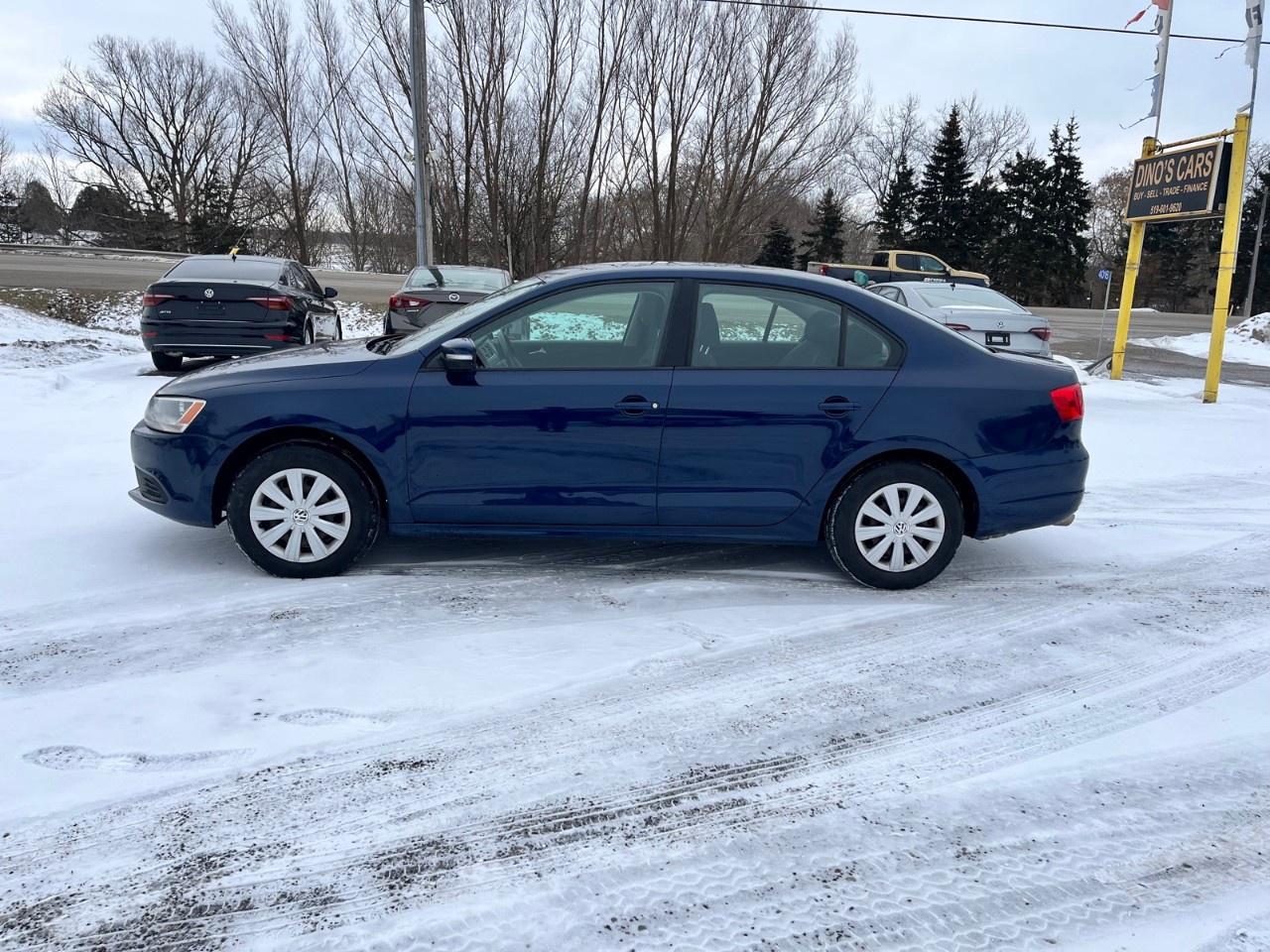 2014 Volkswagen Jetta Sedan 4dr 2.0L Auto Trendline Photo