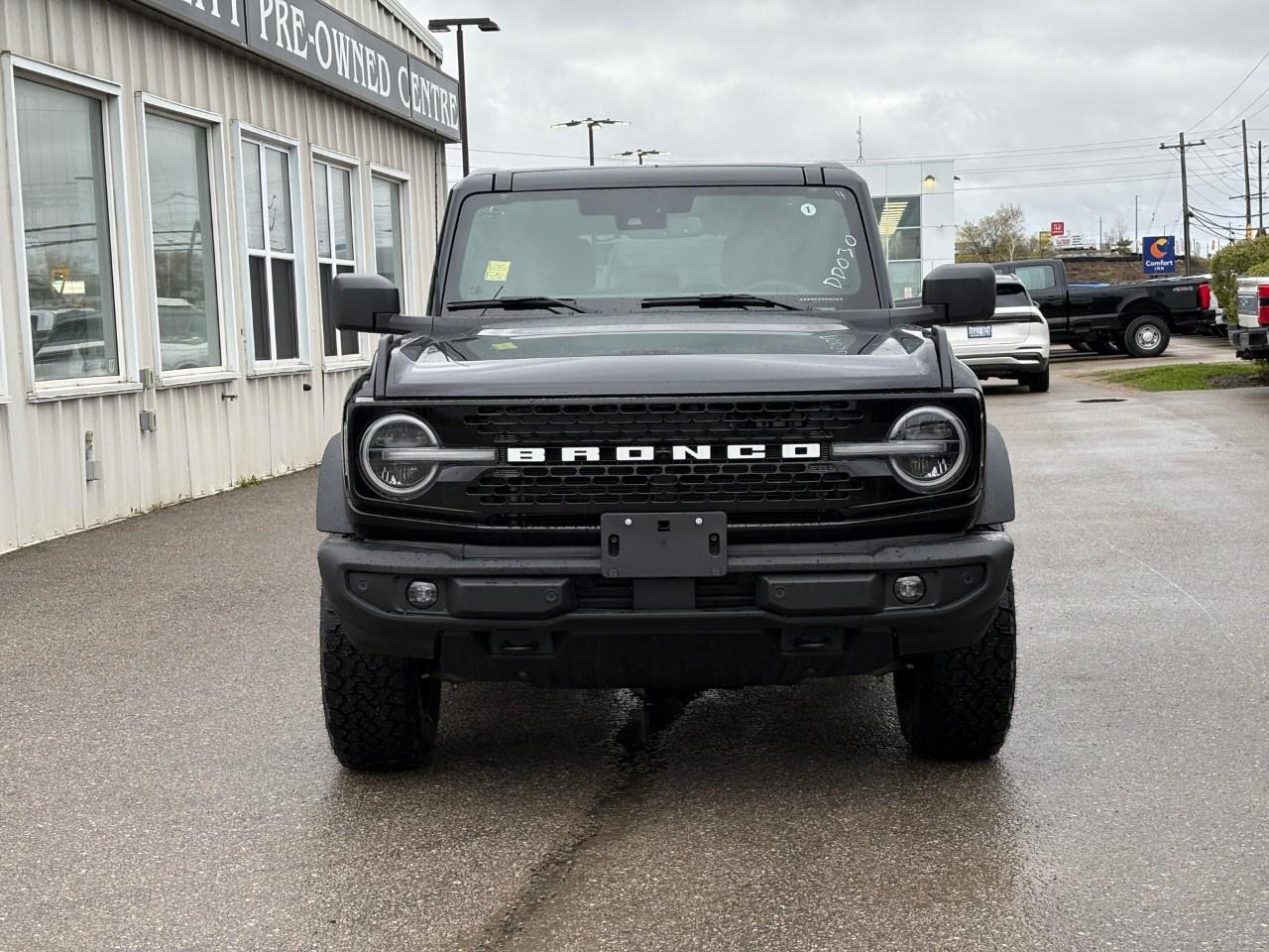 2026 Ford Bronco OUTER BANKS 4 DOOR 4X4 Photo2