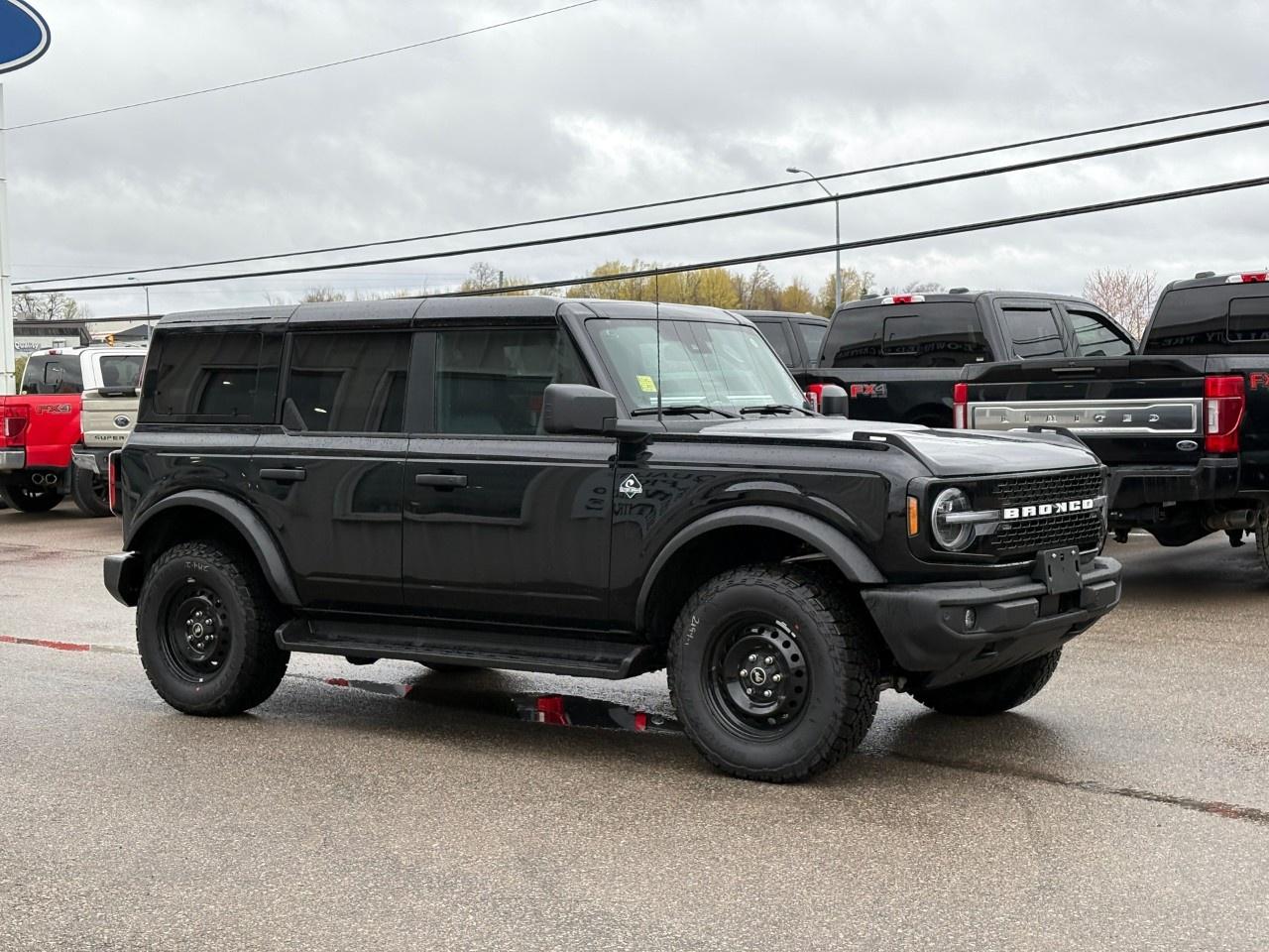 2026 Ford Bronco OUTER BANKS 4 DOOR 4X4 Photo