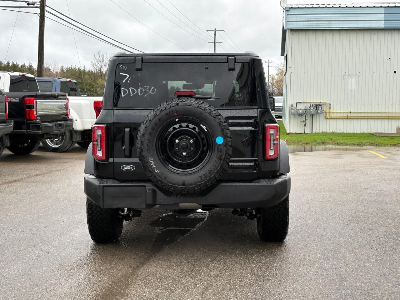 2026 Ford Bronco OUTER BANKS 4 DOOR 4X4 Photo