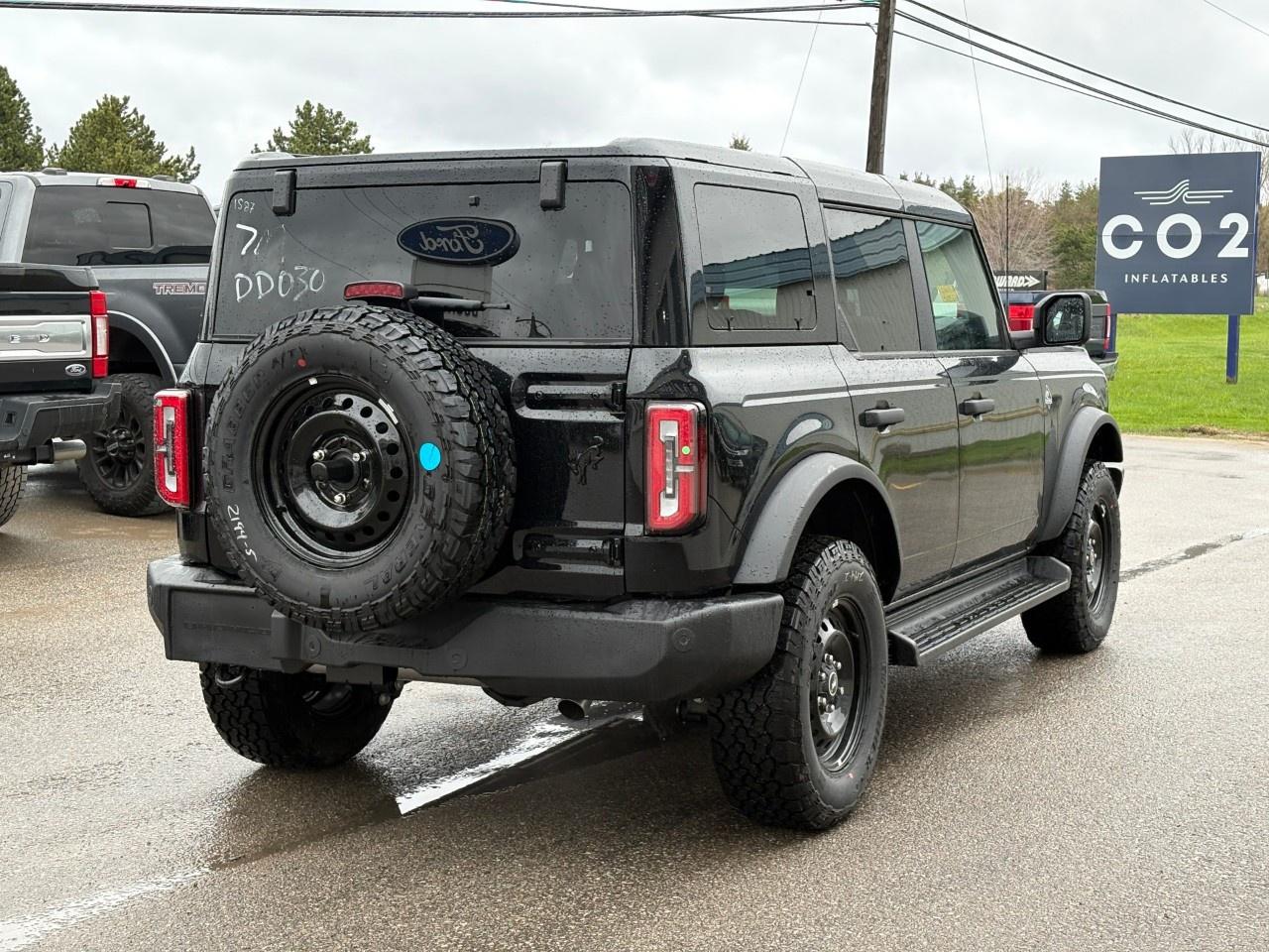 2026 Ford Bronco OUTER BANKS 4 DOOR 4X4 Photo