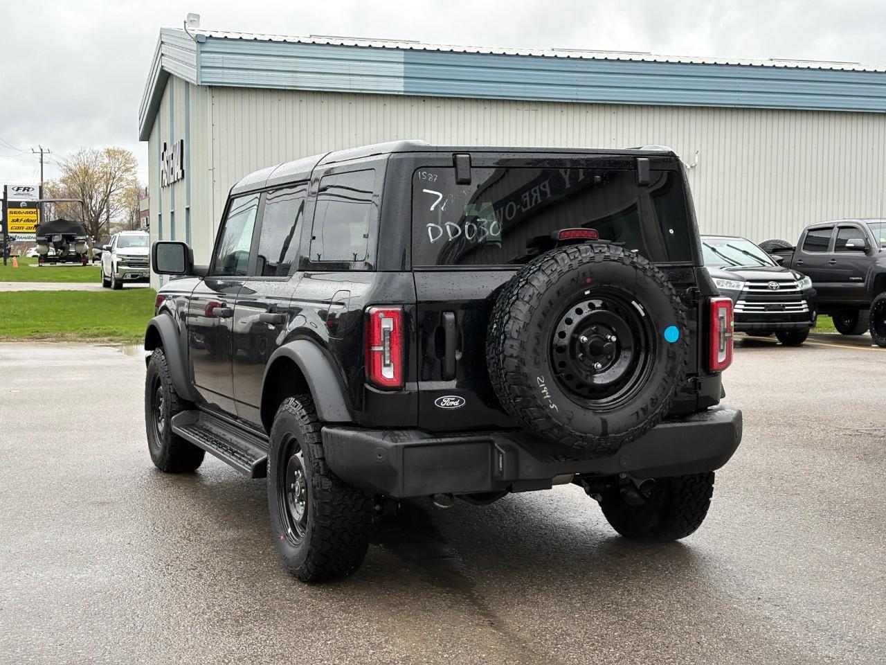 2026 Ford Bronco OUTER BANKS 4 DOOR 4X4 Photo
