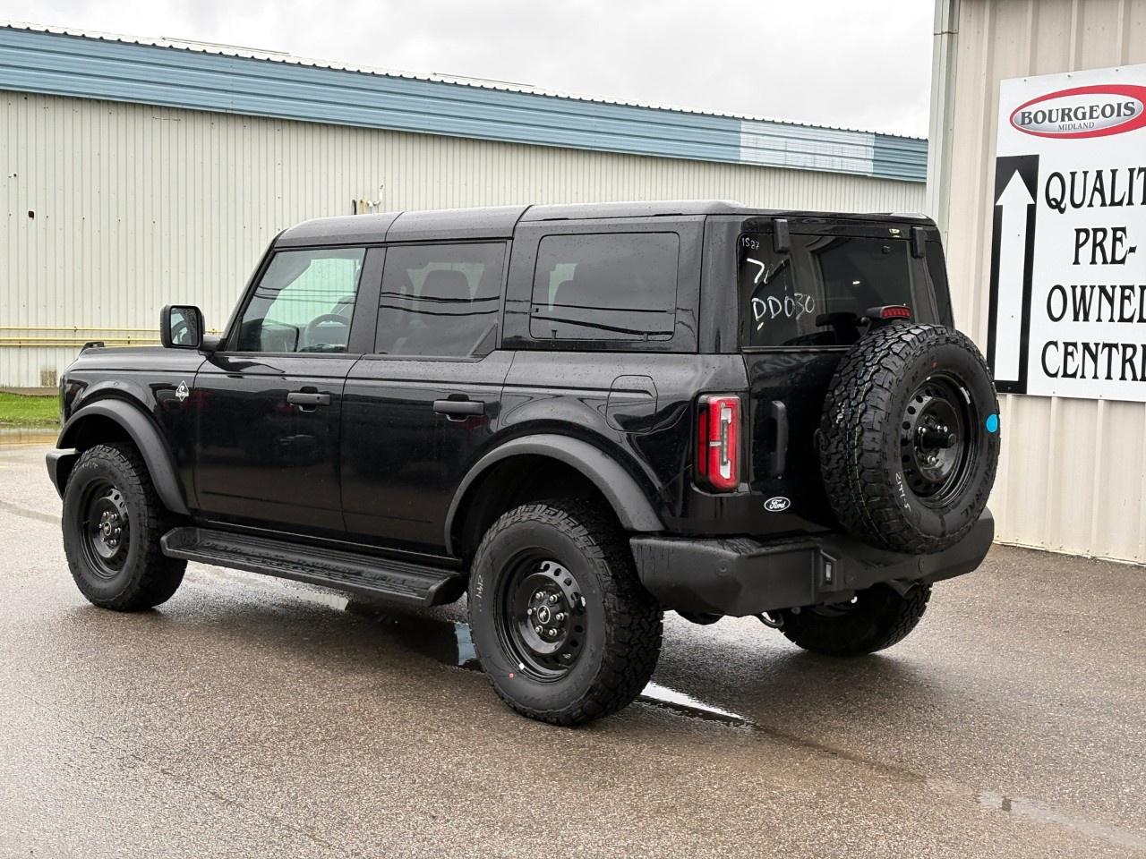 2026 Ford Bronco OUTER BANKS 4 DOOR 4X4 Photo