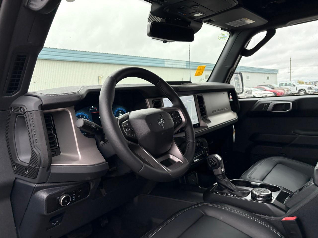 2026 Ford Bronco OUTER BANKS 4 DOOR 4X4 Photo