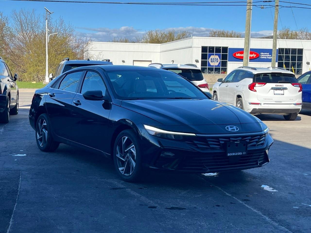 2026 Hyundai Elantra Hybrid Luxury Sedan w/Two-Tone Interior Photo