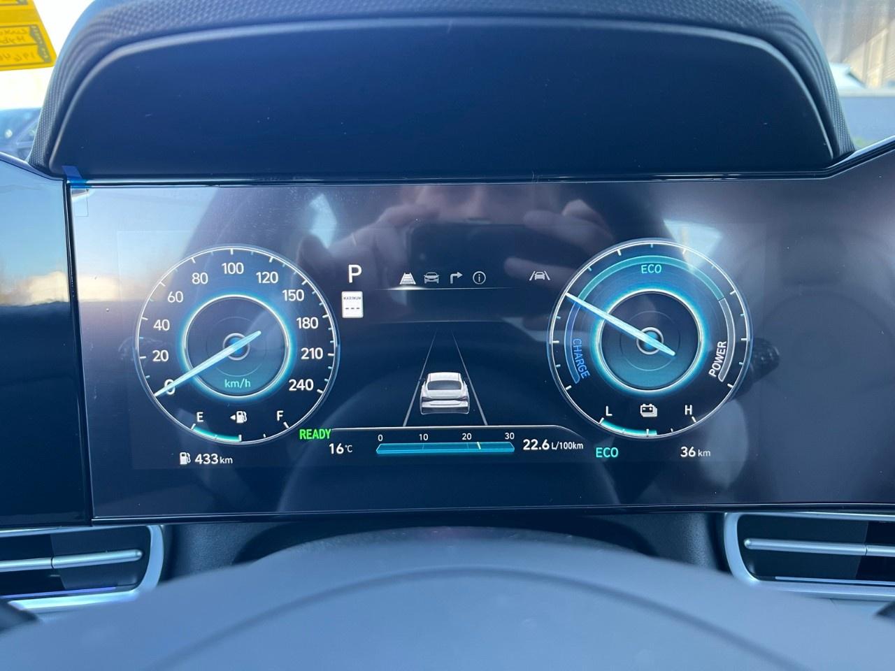 2026 Hyundai Elantra Hybrid Luxury Sedan w/Two-Tone Interior Photo