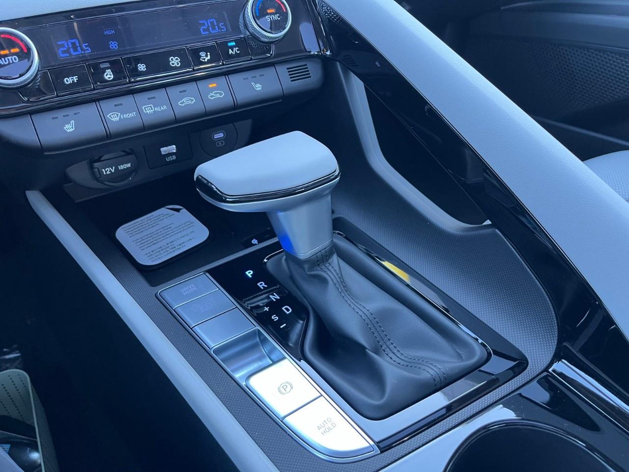 2026 Hyundai Elantra Hybrid Luxury Sedan w/Two-Tone Interior Photo