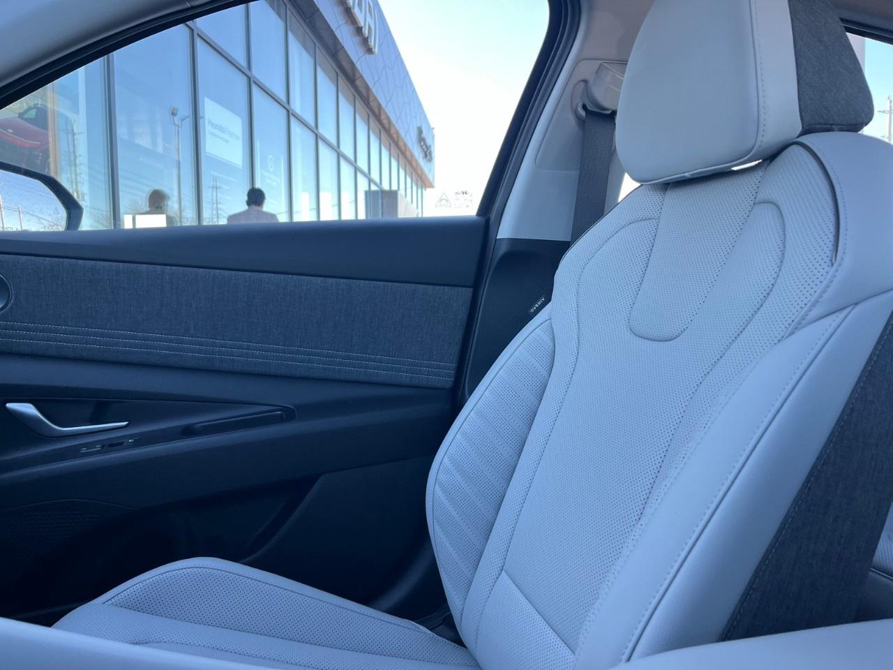 2026 Hyundai Elantra Hybrid Luxury Sedan w/Two-Tone Interior Photo