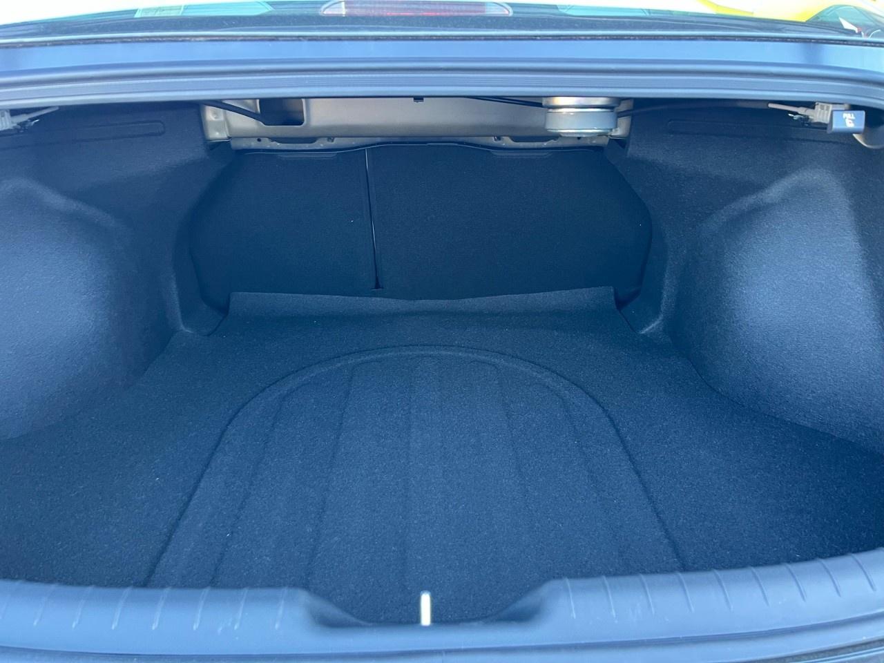 2026 Hyundai Elantra Hybrid Luxury Sedan w/Two-Tone Interior Photo