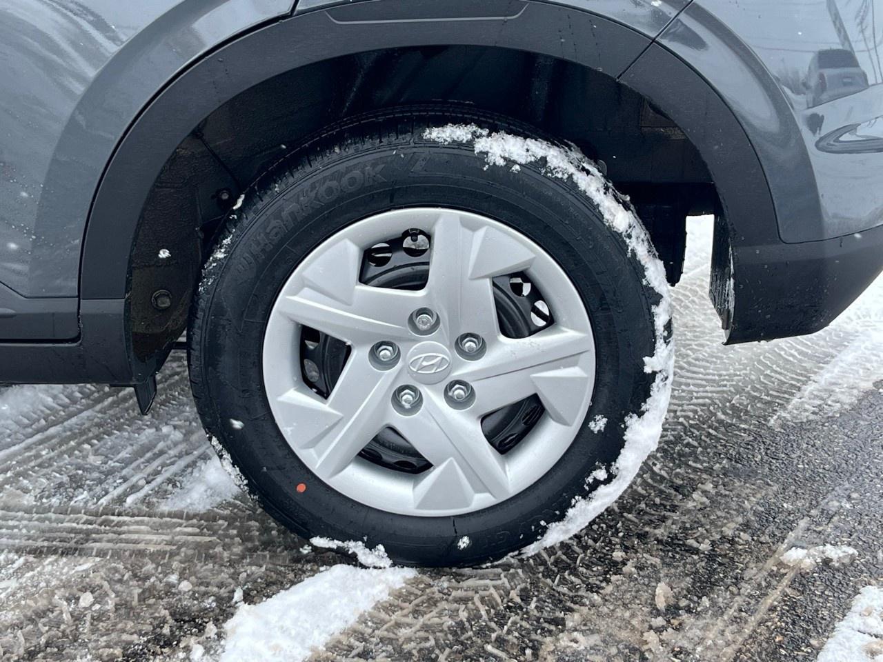 2026 Hyundai Venue Essential IVT Photo