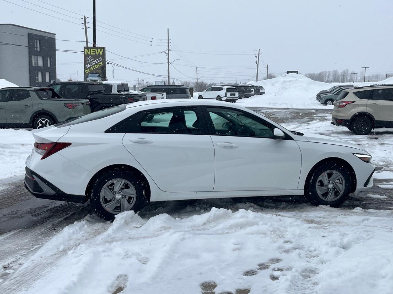 2026 Hyundai Elantra Essential IVT Photo