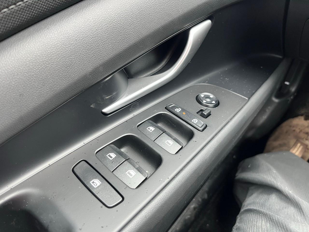 2026 Hyundai Elantra Essential IVT Photo