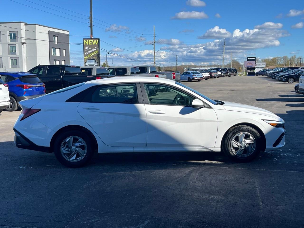 2026 Hyundai Elantra Essential IVT Photo