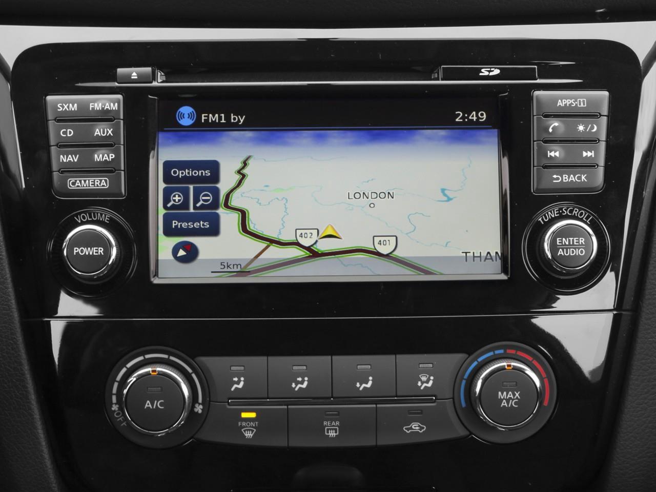 2016 Nissan Rogue SV Photo