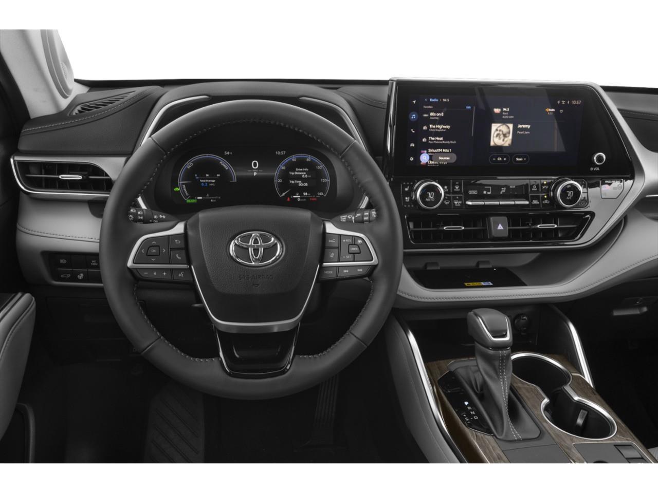 2024 Toyota Highlander Hybrid Limited Photo3