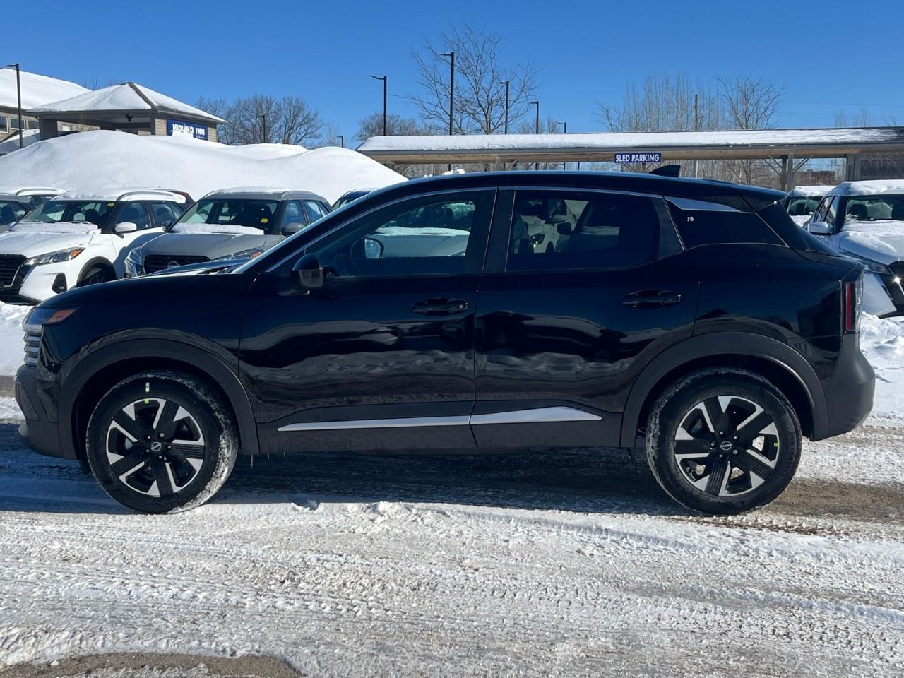 2026 Nissan Kicks SV AWD Photo4