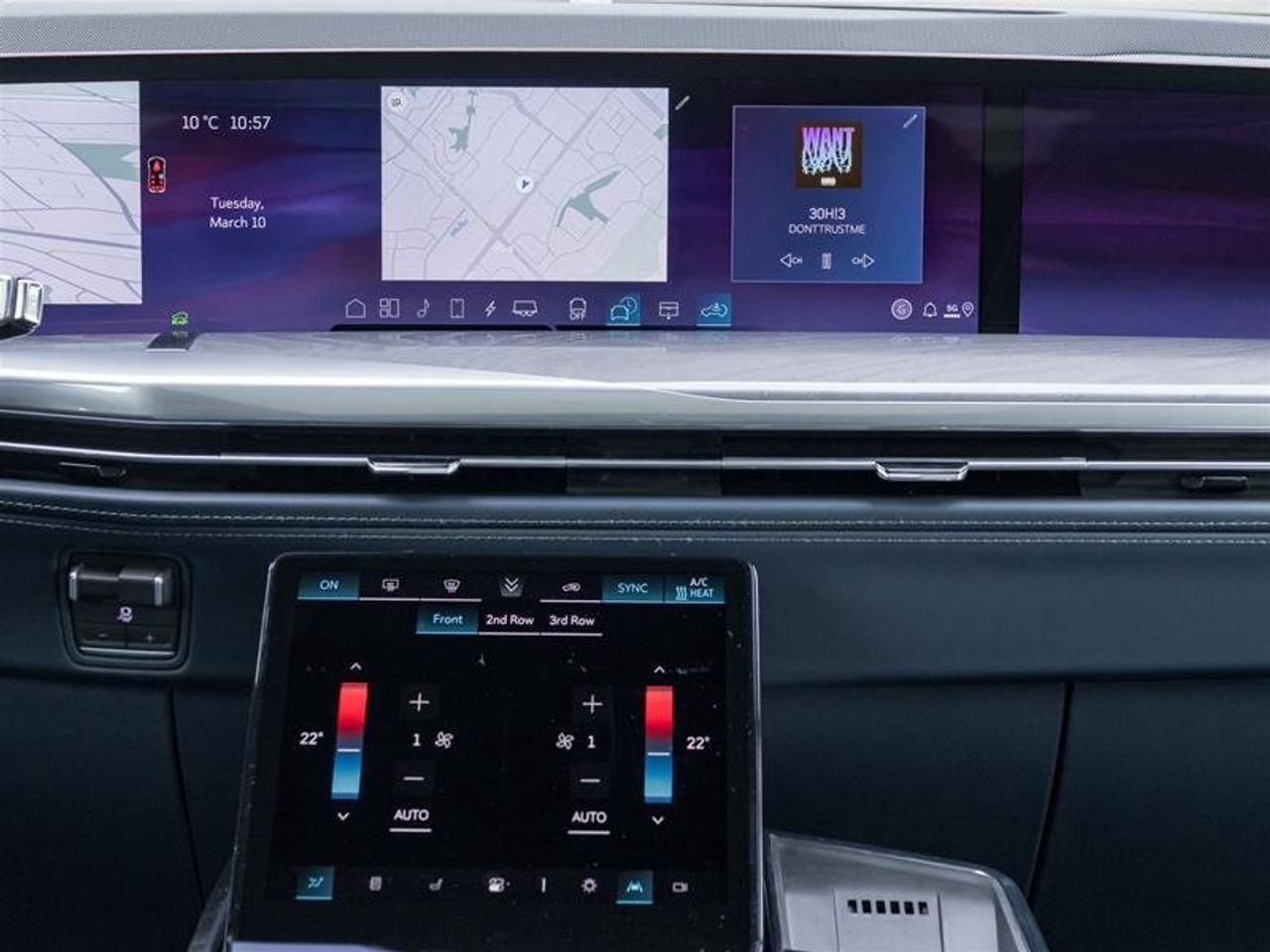 2026 Cadillac Escalade IQ Premium Sport Photo