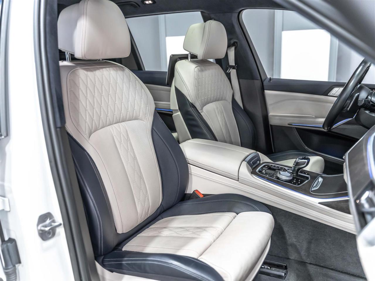 2022 BMW X7 xDrive40i|M SPORT|6PASS|PREMIUM EXCELLENCE|TV/DVD|INDIVIDUAL Photo