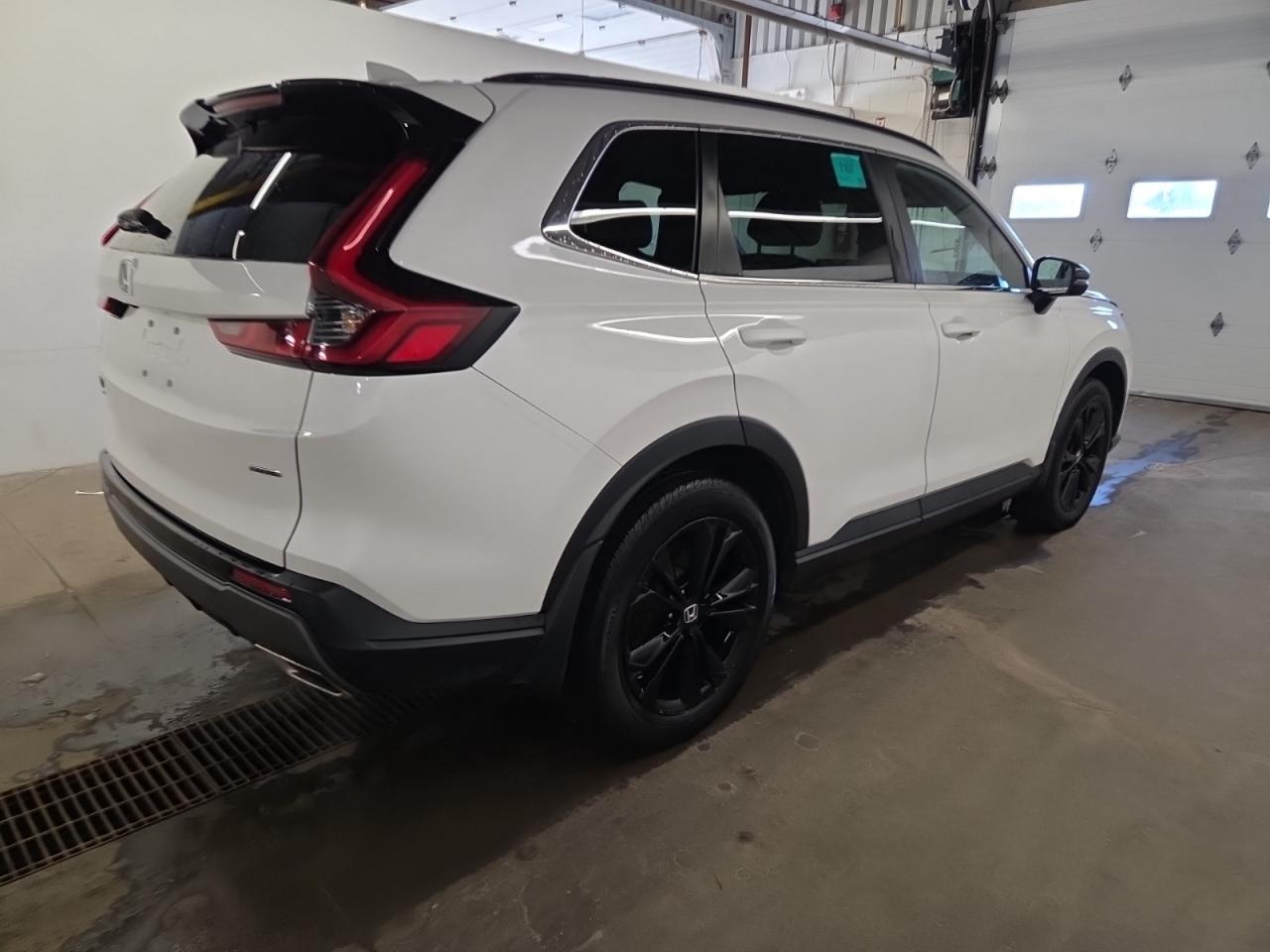 2023 Honda CR-V Hybrid TOURING AWD | NO ACCIDENTS | NAV | LTHR | ROOF Photo