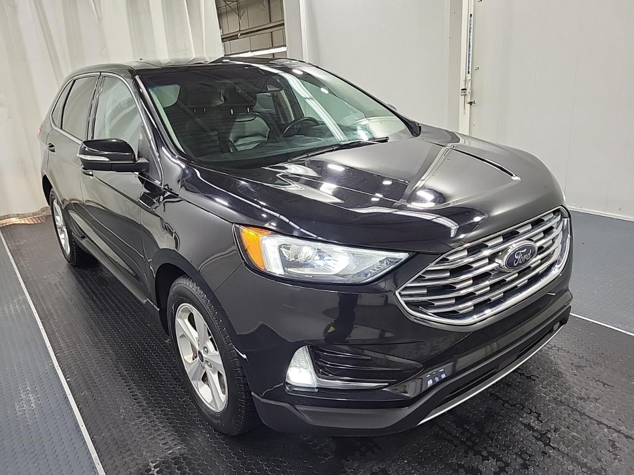 2019 Ford Edge SEL AWD | LEATHER | NO ACCIDENTS | NAV | PANO Photo3