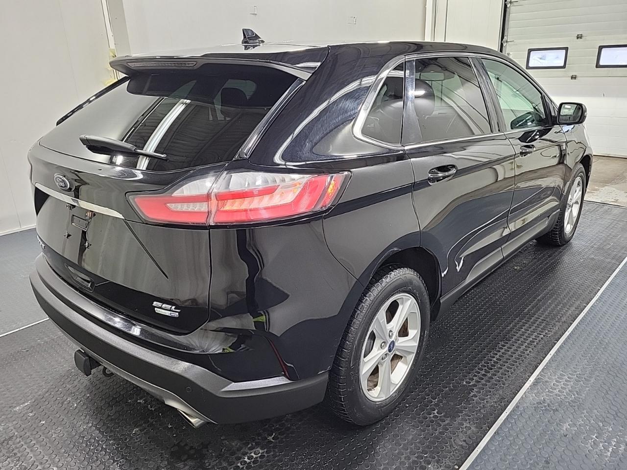 2019 Ford Edge SEL AWD | LEATHER | NO ACCIDENTS | NAV | PANO Photo