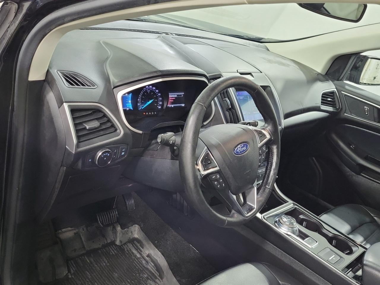 2019 Ford Edge SEL AWD | LEATHER | NO ACCIDENTS | NAV | PANO Photo