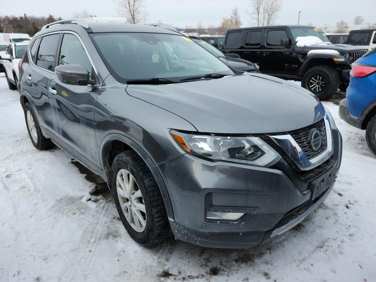 2020 Nissan Rogue SV AWD | NO ACCIDENTS | 12 SERVICE RECORDS Photo3