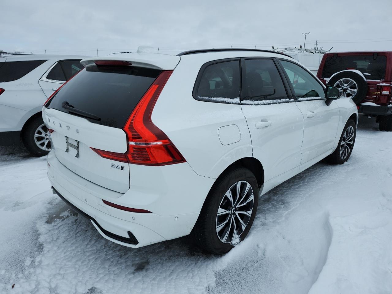 2023 Volvo XC60 AWD | DARK THEME | NO ACCIDENTS | NAV Photo