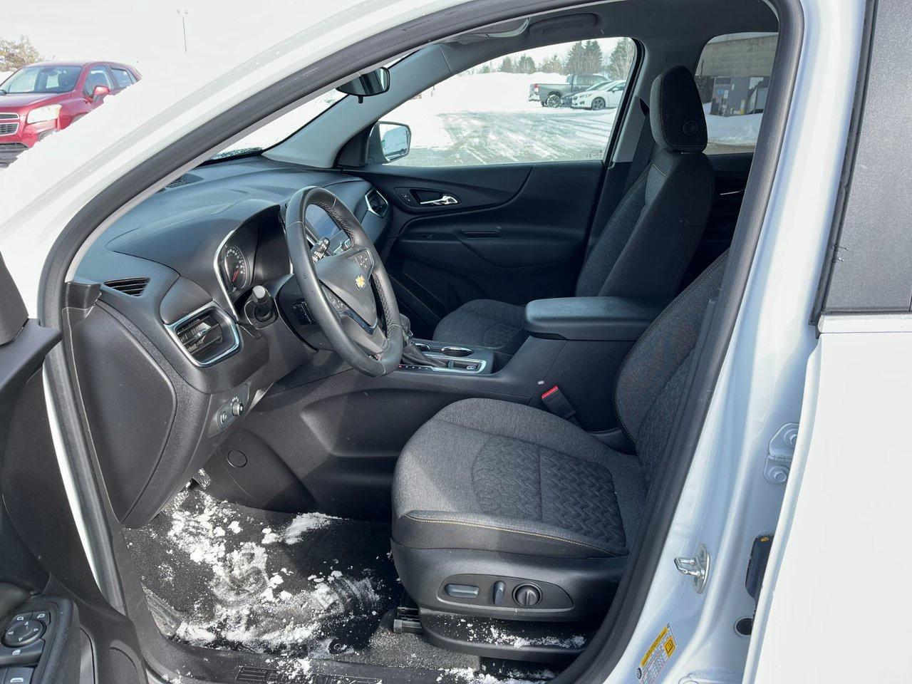 2024 Chevrolet Equinox AWD 4DR LT Photo