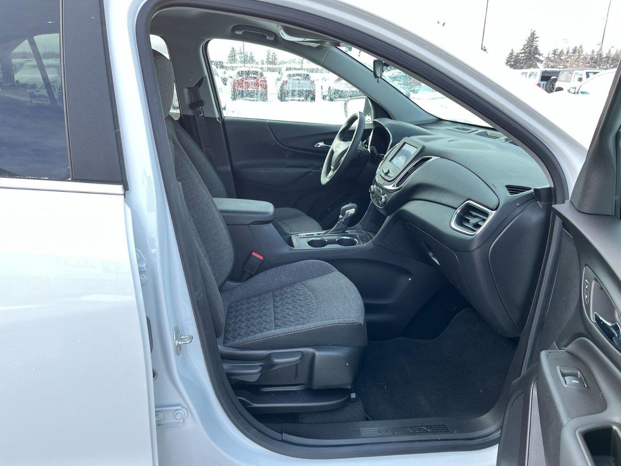 2024 Chevrolet Equinox AWD 4DR LT Photo