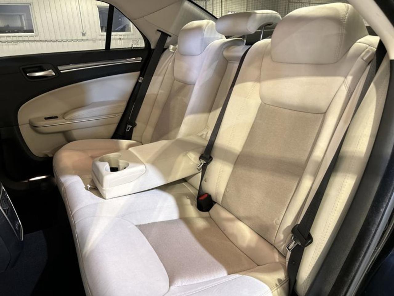 2021 Chrysler 300 300 Touring AWD Photo