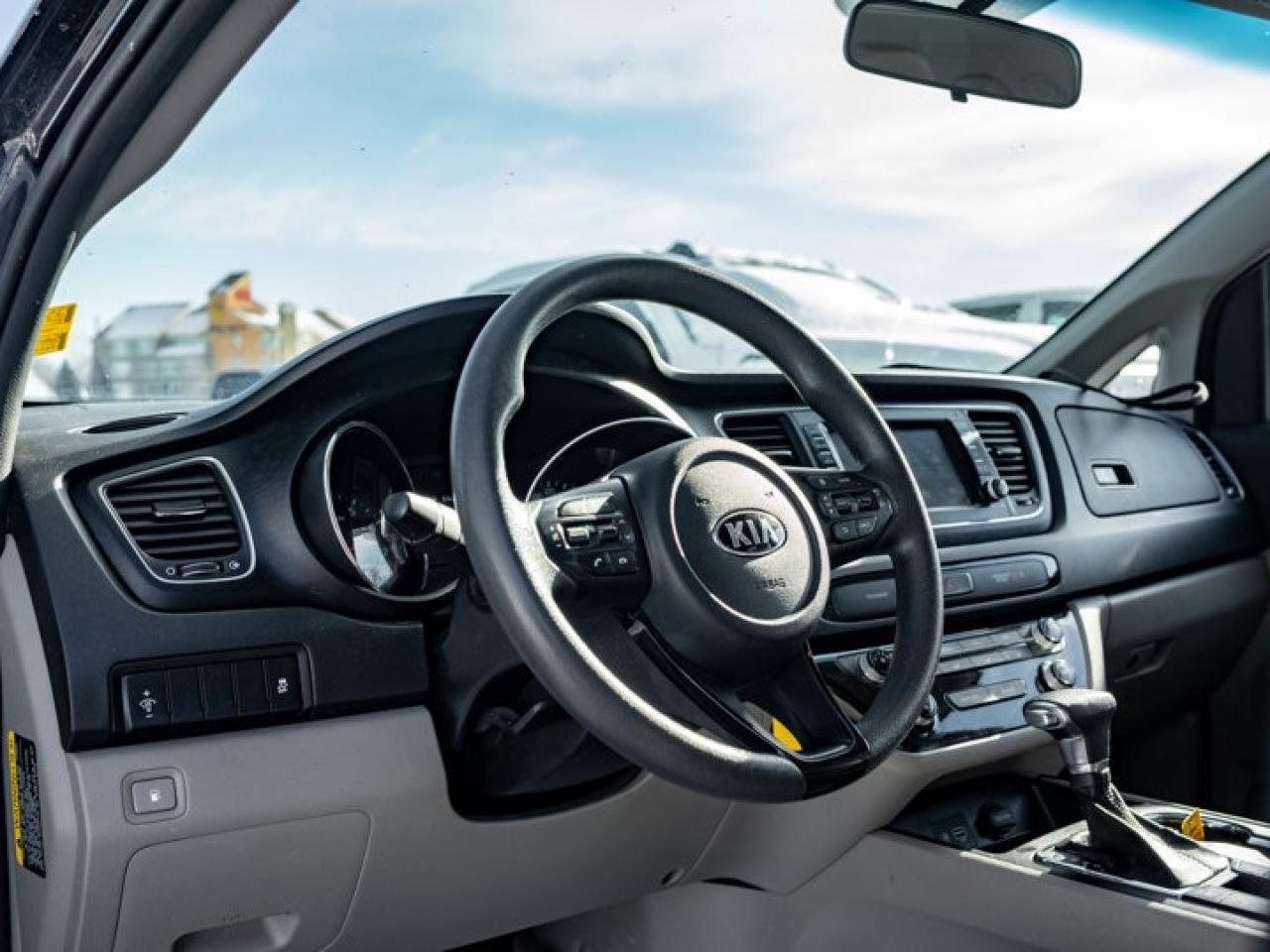 2019 Kia Sedona L Photo