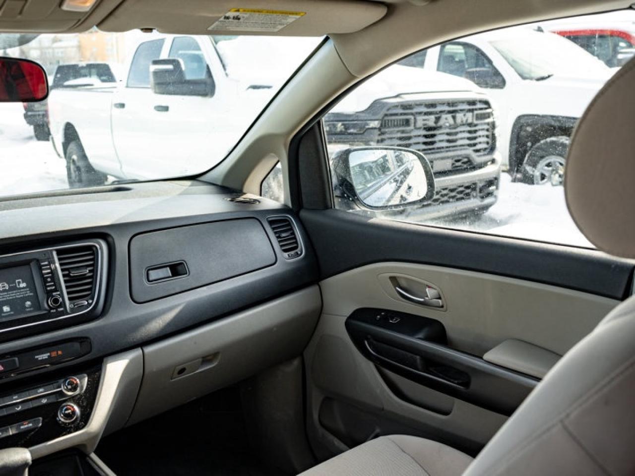 2019 Kia Sedona L Photo