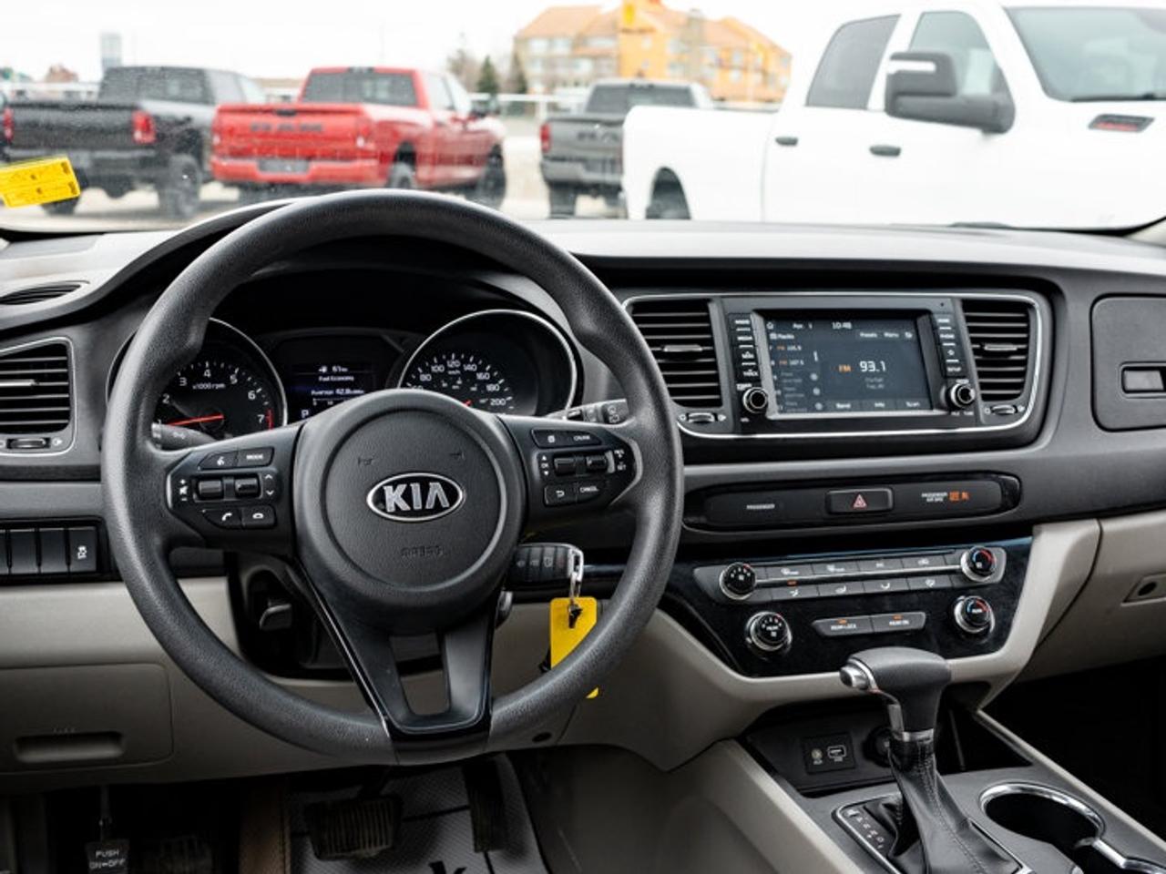 2019 Kia Sedona L Photo