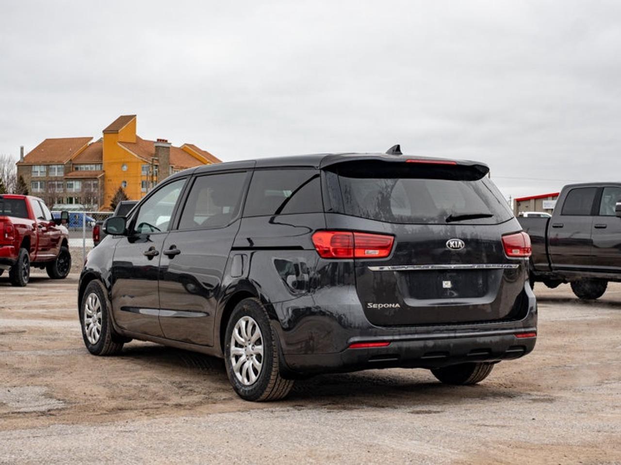2019 Kia Sedona L Photo