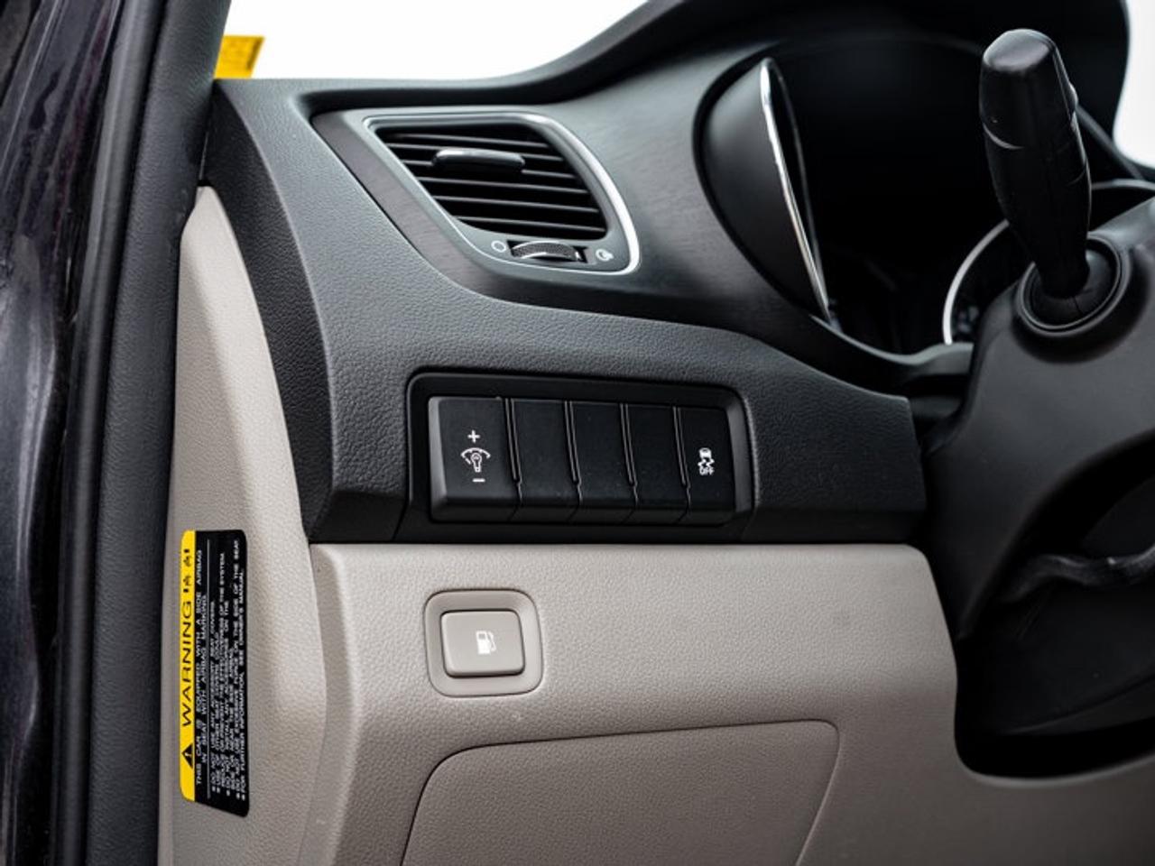 2019 Kia Sedona L Photo