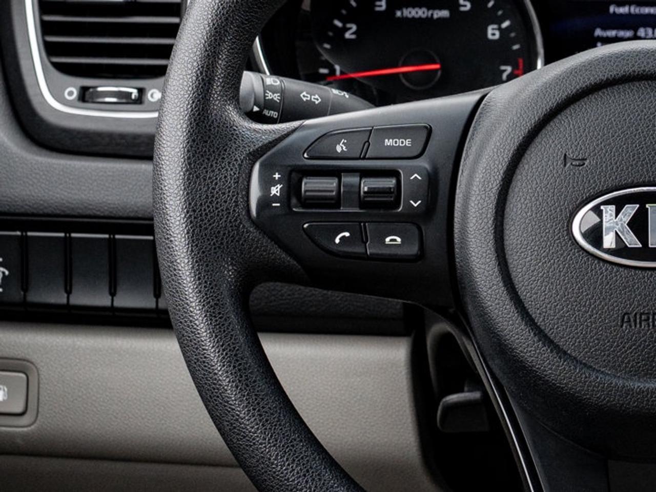 2019 Kia Sedona L Photo