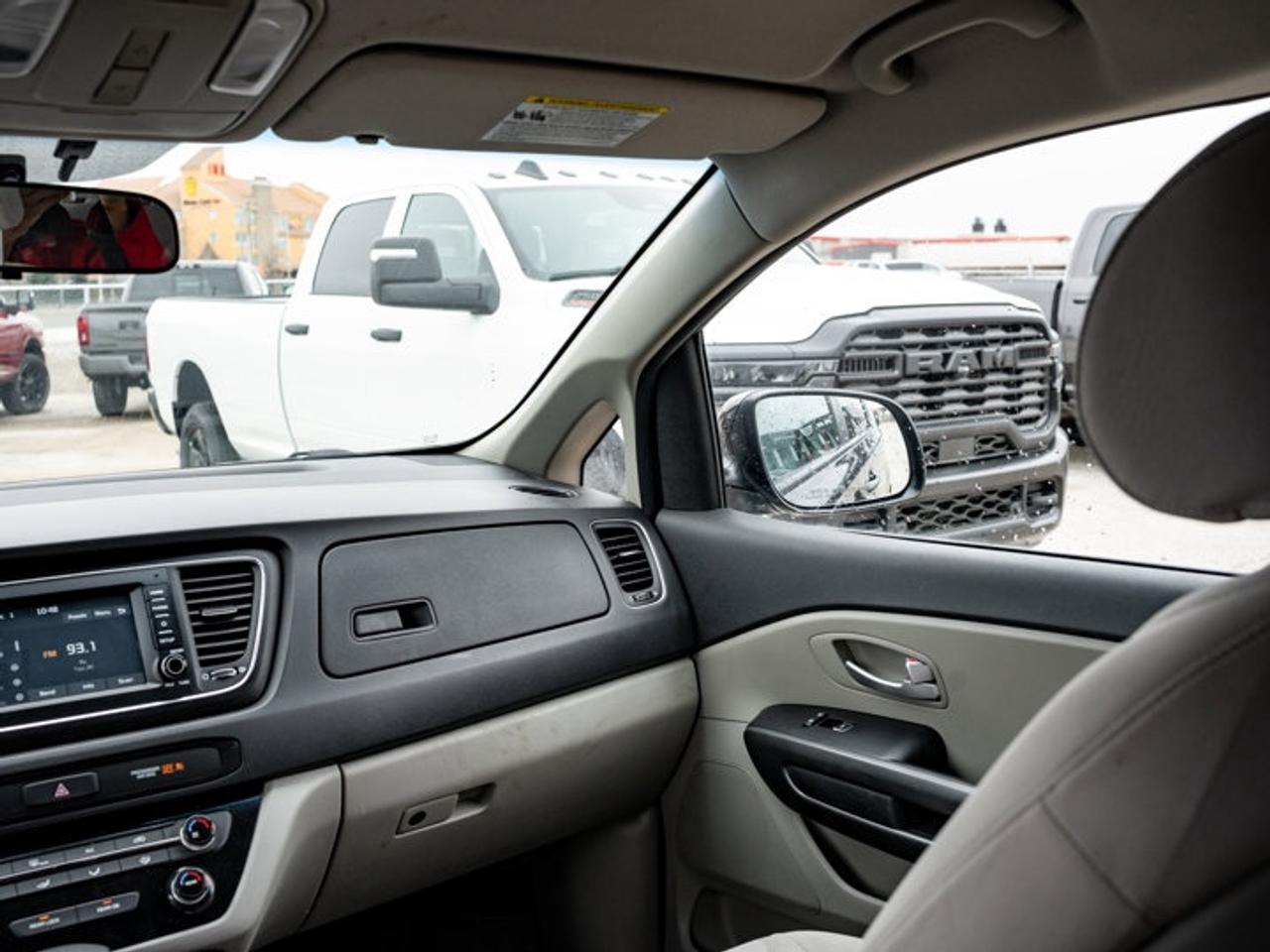 2019 Kia Sedona L Photo