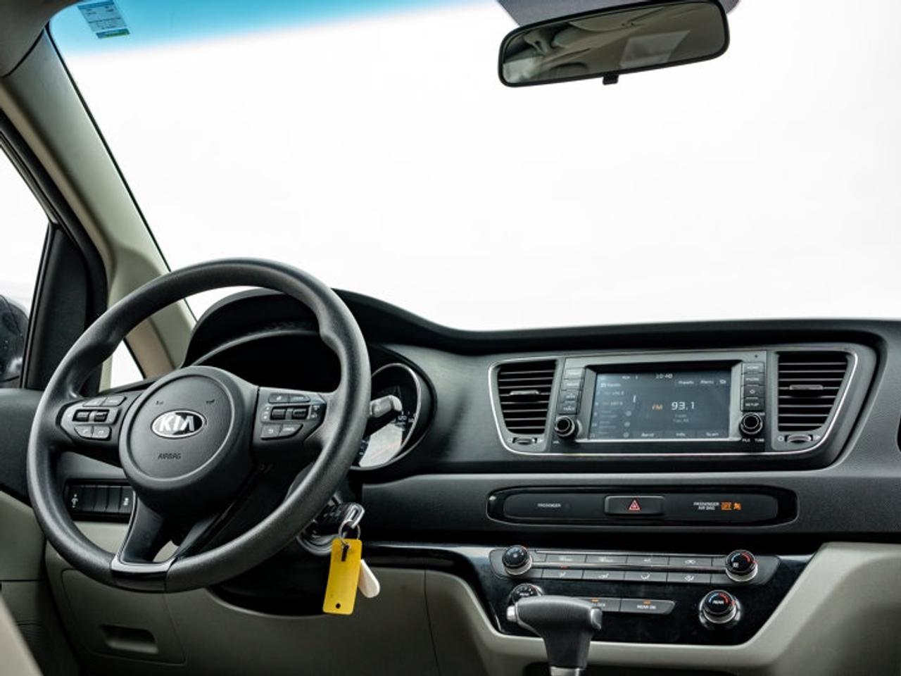 2019 Kia Sedona L Photo