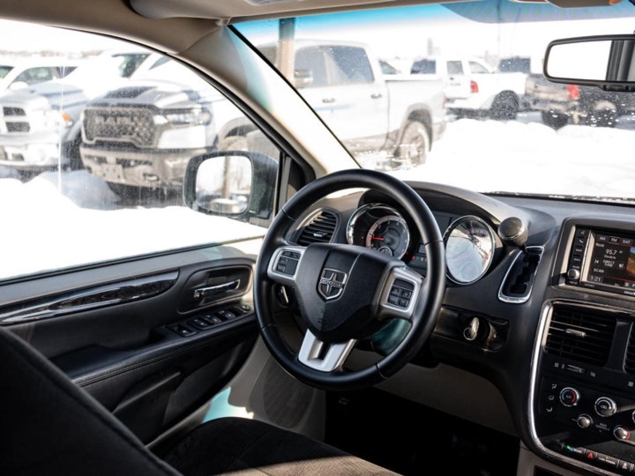 2016 Dodge Grand Caravan SXT Photo