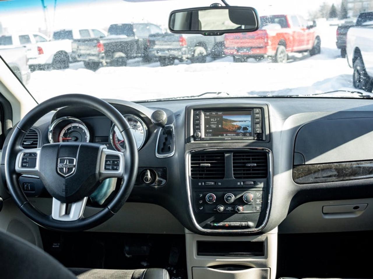 2016 Dodge Grand Caravan SXT Photo