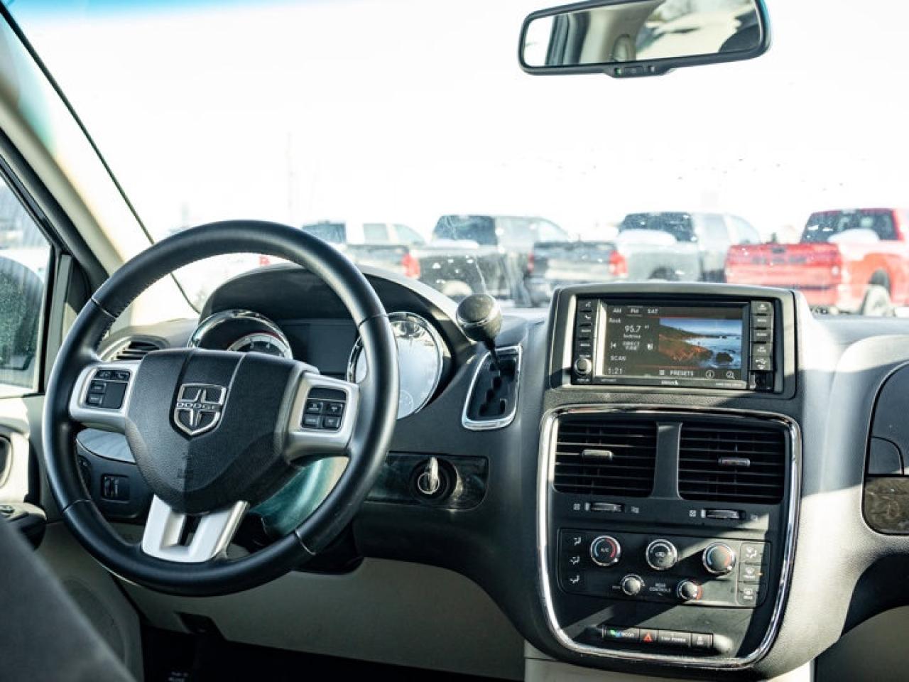 2016 Dodge Grand Caravan SXT Photo