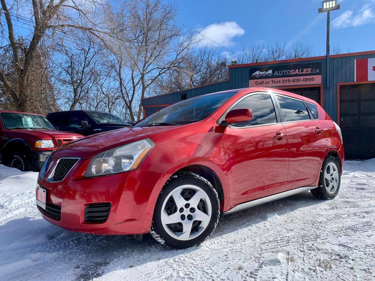 2010 Pontiac Vibe MATRIX Photo