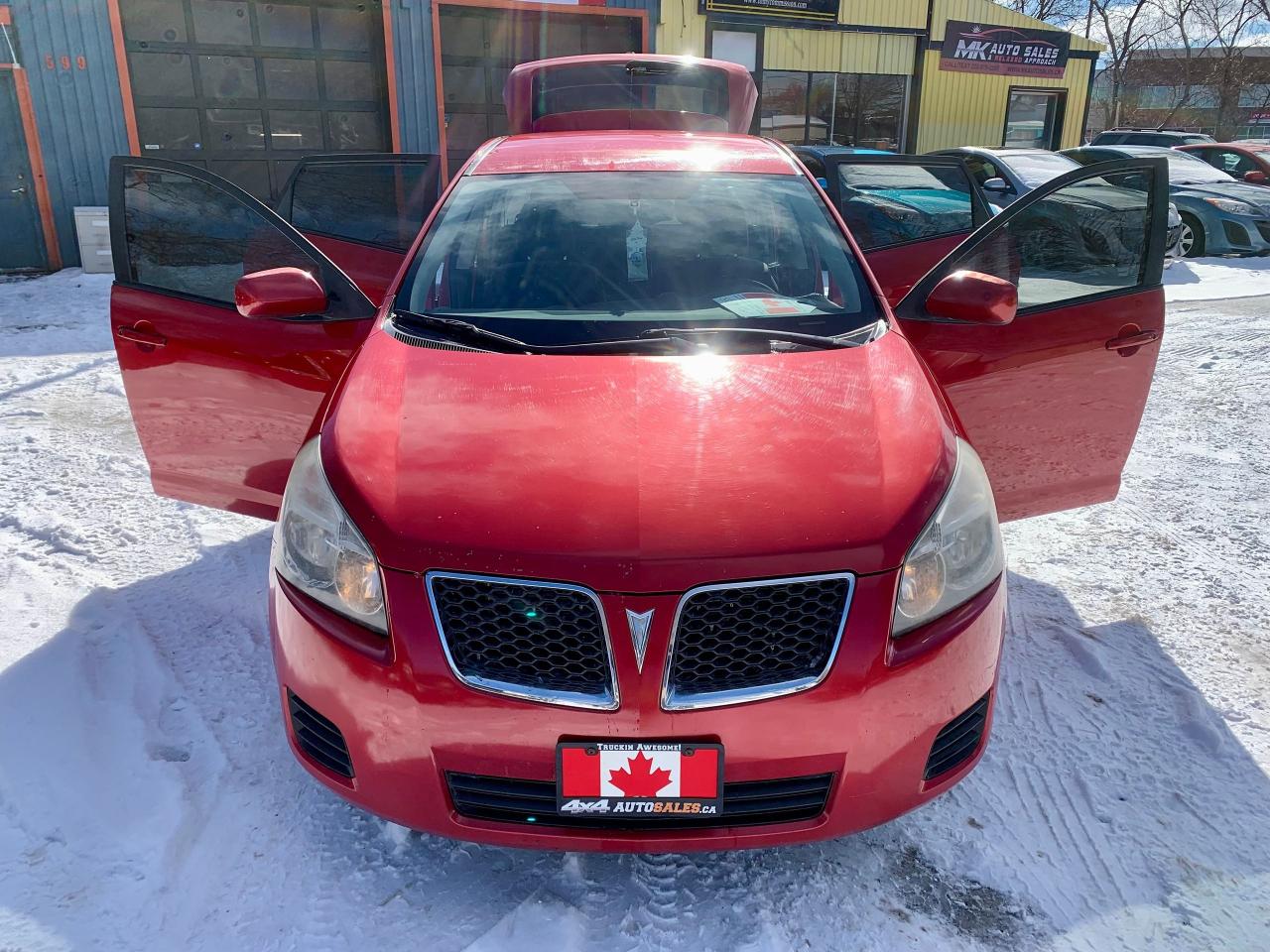 2010 Pontiac Vibe MATRIX Photo