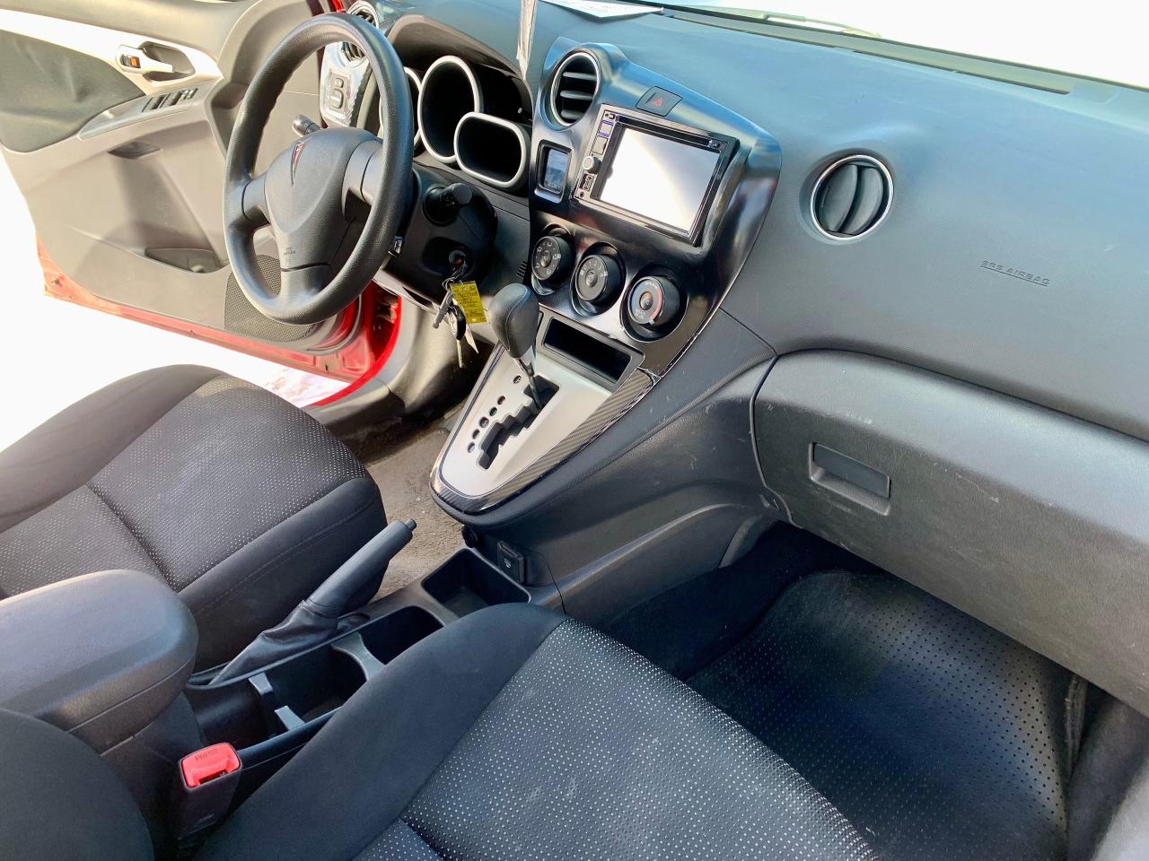 2010 Pontiac Vibe MATRIX Photo