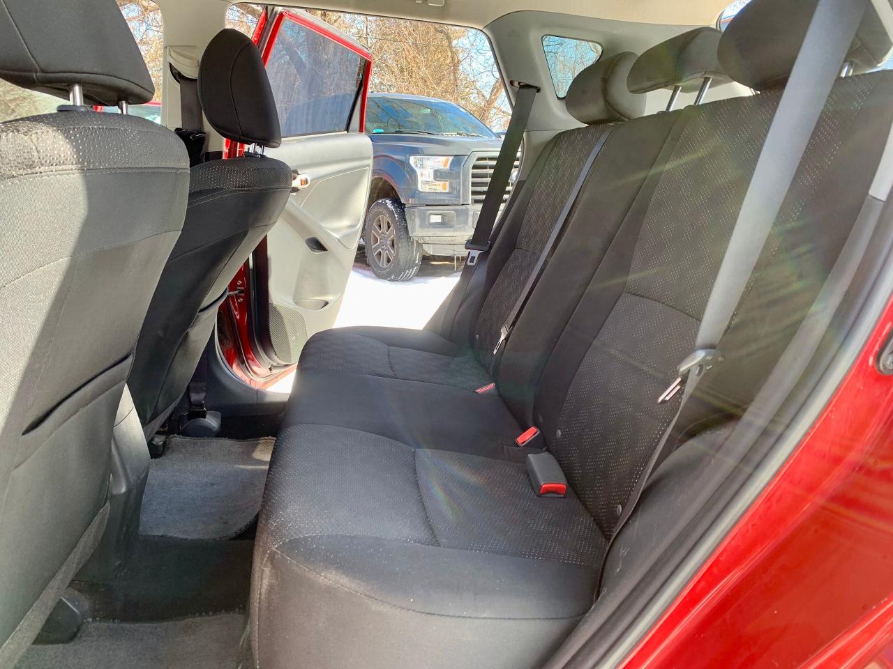 2010 Pontiac Vibe MATRIX Photo