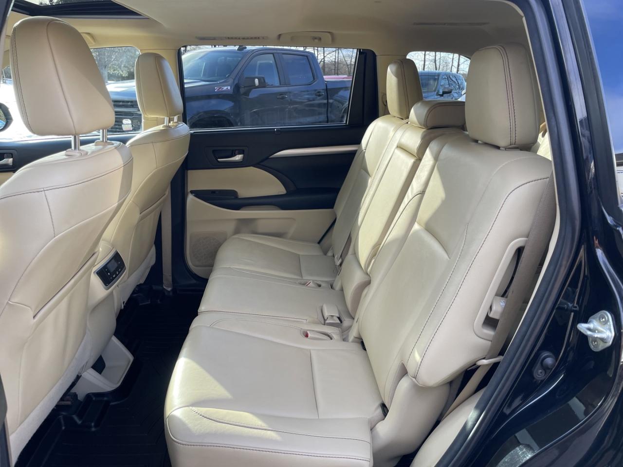 2018 Toyota Highlander HYBRID XLE AWD *Accident Free Photo